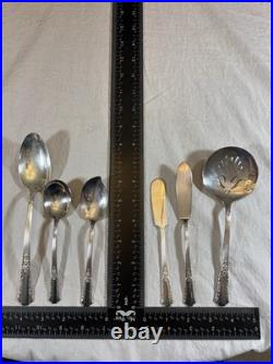 71 Piece Set WM Rogers IS TREASURE 1940 Silverplate Flatware with Box