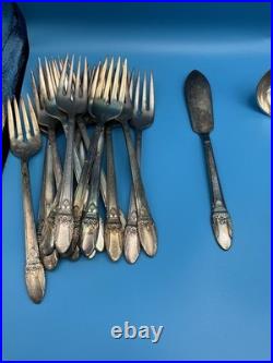 84 Pc Set 1847 Rogers Bros Heritage Silverplate Flatware