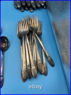 84 Pc Set 1847 Rogers Bros Heritage Silverplate Flatware
