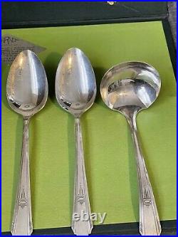 90 WM A ROGERS SILVERPLATE FLATWARE Overlaid Oneida Ltd PARAMOUNT With Turndt BOX