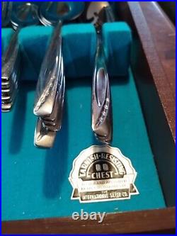 92 Piece Set of International Silver WM Rogers Silverplate Flatware