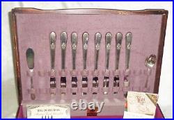 Adoration 1847 Rogers Bros IS Silver plate Luncheon Silverware Set in Chest