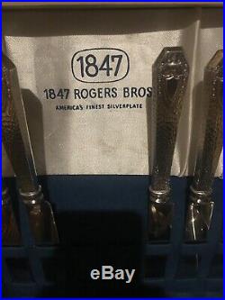 Antique 1847 Rogers Bros 70 pc 1916 Heraldic Hammered Silverplate Flatware Set