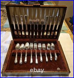 BEAUTIFUL 50pc IS 1847 Rogers Bros Adoration Silver Plate Silverplate Flatware