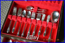 Beautiful 78 Pc. 1847 Rogers Bros FIRST LOVE Silverplate Flatware Set & Chest