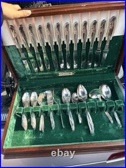 CommunityRogers & Bro Silverplate FlatwareSet with WoodenCase 50+ Pieces