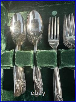 CommunityRogers & Bro Silverplate FlatwareSet with WoodenCase 50+ Pieces