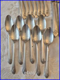 IS Co Genuine Wm. Rogers Sectional SilverPlate 50 Piece Silverware Set with Case