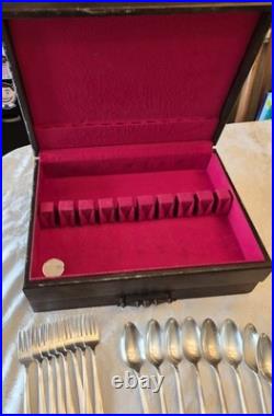 IS Co Genuine Wm. Rogers Sectional SilverPlate 50 Piece Silverware Set with Case