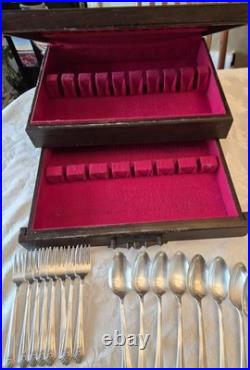 IS Co Genuine Wm. Rogers Sectional SilverPlate 50 Piece Silverware Set with Case