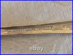 IS Co Genuine Wm. Rogers Sectional SilverPlate 50 Piece Silverware Set with Case