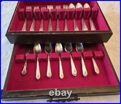IS Co Genuine Wm. Rogers Sectional SilverPlate 50 Piece Silverware Set with Case