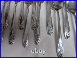 International Rogers Silverplate Daffodil 1950- 80 Pc. Service for 12