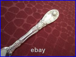LA VIGNE 8 + 1 Butter Spreaders 1908 Rogers Silverplate Grapes No Monograms LA VIGNE 8 + 1 Butter Spreaders 1908 Rogers Silverplate Grapes No Monograms