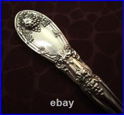 LA VIGNE 8 + 1 Butter Spreaders 1908 Rogers Silverplate Grapes No Monograms LA VIGNE 8 + 1 Butter Spreaders 1908 Rogers Silverplate Grapes No Monograms