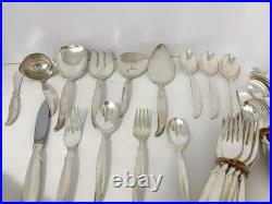 MCM 1847 Rogers Bros IS 87 Pc FLAIR Silverware Set for 12, Serving Set & Extras