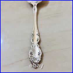 Oneida 1881 Rogers Baroque Rose Silverplate 1967 Silverware Set of 79pc withChest Oneida 1881 Rogers Baroque Rose Silverplate 1967 Silverware Set of 79pc withChest