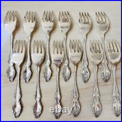 Oneida 1881 Rogers Baroque Rose Silverplate 1967 Silverware Set of 79pc withChest Oneida 1881 Rogers Baroque Rose Silverplate 1967 Silverware Set of 79pc withChest