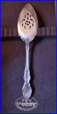 Oneida 1881 Rogers Silverplate Silverware 1967 Baroque Rose 68 Pcs serves 12 EX