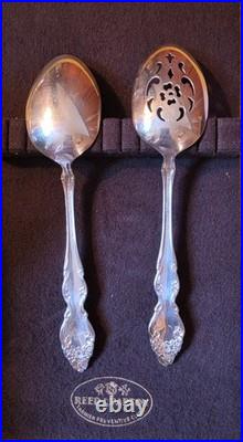 Oneida 1881 Rogers Silverplate Silverware 1967 Baroque Rose 68 Pcs serves 12 EX