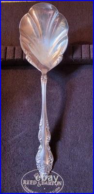 Oneida 1881 Rogers Silverplate Silverware 1967 Baroque Rose 68 Pcs serves 12 EX Oneida 1881 Rogers Silverplate Silverware 1967 Baroque Rose 68 Pcs serves 12 EX