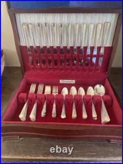 Oneida W. A. Rogers Rosalie Silver plate, Full Service (72 pcs), Original Box Oneida W. A. Rogers Rosalie Silver plate, Full Service (72 pcs), Original Box