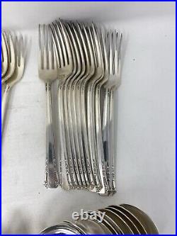 Oneida by Rogers Del Mar Set for 12 1881 Silver Plate 68 Pieces Flatware Set