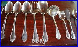 Remembrance 1847 Rogers Vintage Silverplate Flatware Set for (16)