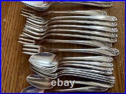 Roger Bros. Daffodil. Silver plated flatware set 88pc