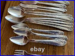 Roger Bros. Daffodil. Silver plated flatware set 88pc