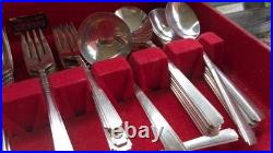 Rogers 1881 Oneida 62 Piece Silver plate CAPRI pattern And Case Service 12