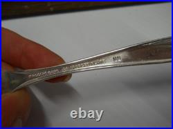 Rogers & Bro IS 1957 EXQUISITE Silver Plate Flatware Set 56 PC in Wood Case