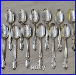 Rogers&Bro. Royal Manor Silverplate 1956 Silverware Set of 62 Floral Tip withChest
