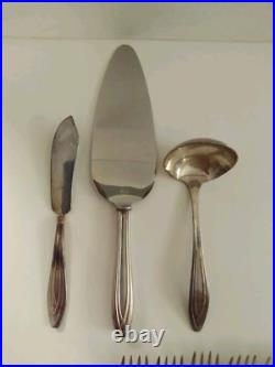 Rogers Bros. 1847 Silverplate Silhouette 31 Piece Flatware Set Rogers Bros. 1847 Silverplate Silhouette 31 Piece Flatware Set