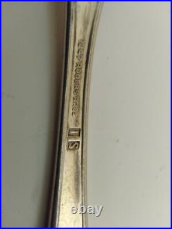 Rogers Bros. 1847 Silverplate Silhouette 31 Piece Flatware Set Rogers Bros. 1847 Silverplate Silhouette 31 Piece Flatware Set