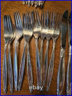 Rogers Bros 1847 Vintage Garland Silverware Set For 12 & serving. 63 pieces
