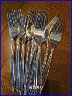 Rogers Bros 1847 Vintage Garland Silverware Set For 12 & serving. 63 pieces