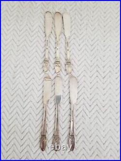 Rogers Bros. First Love Silverplated 70pc Stainless Silverware Flatware Set