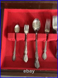 Rogers & Bros. Reinforced Plate IS Flatware 93 Pieces With Case Flatware Silver