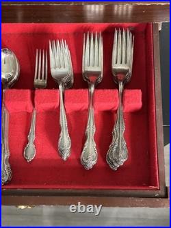 Rogers & Bros. Reinforced Plate IS Flatware 93 Pieces With Case Flatware Silver