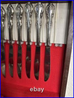 Rogers & Bros. Reinforced Plate IS Flatware 93 Pieces With Case Flatware Silver