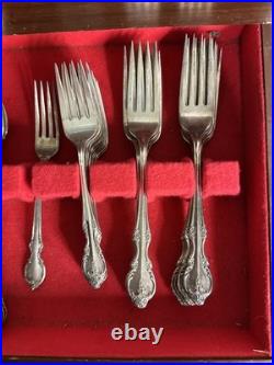 Rogers & Bros. Reinforced Plate IS Flatware 93 Pieces With Case Flatware Silver