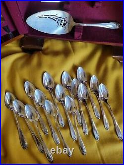 Rogers Bros Silver Plated Daffodil Pattern Set Stand Up Chest 63 Pieces 1950's