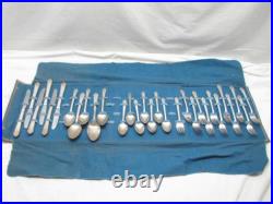 Rogers DeLuxe Silver Plate IS Precious Flatware svc for 6 30 pcs withCase