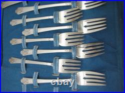 Rogers DeLuxe Silver Plate IS Precious Flatware svc for 6 30 pcs withCase