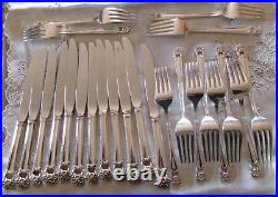 Rogers ETERNALLY YOURS 1941 Silverplate Set