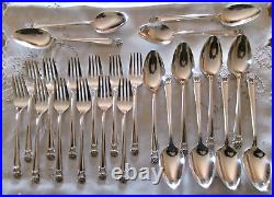 Rogers ETERNALLY YOURS 1941 Silverplate Set