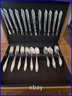 Rogers International Silver Springtime Silverplate 87 Piece Set