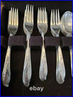 Rogers International Silver Springtime Silverplate 87 Piece Set