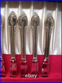 Rogers Remembrance 44 pc Silver Plate Flatware Set withBox Heavy Weight D